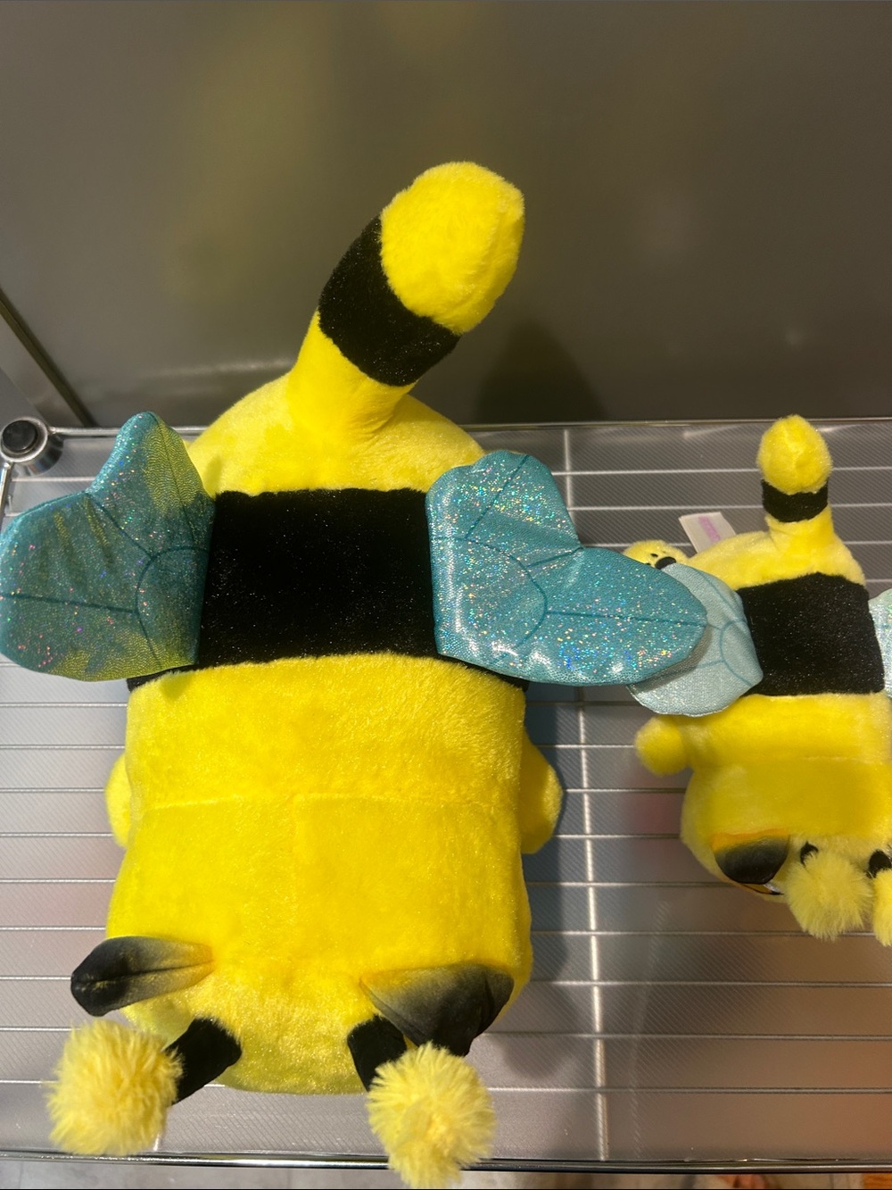Aphmau Bee Mama Bee and Baby Bee set - Picture 14 of 14